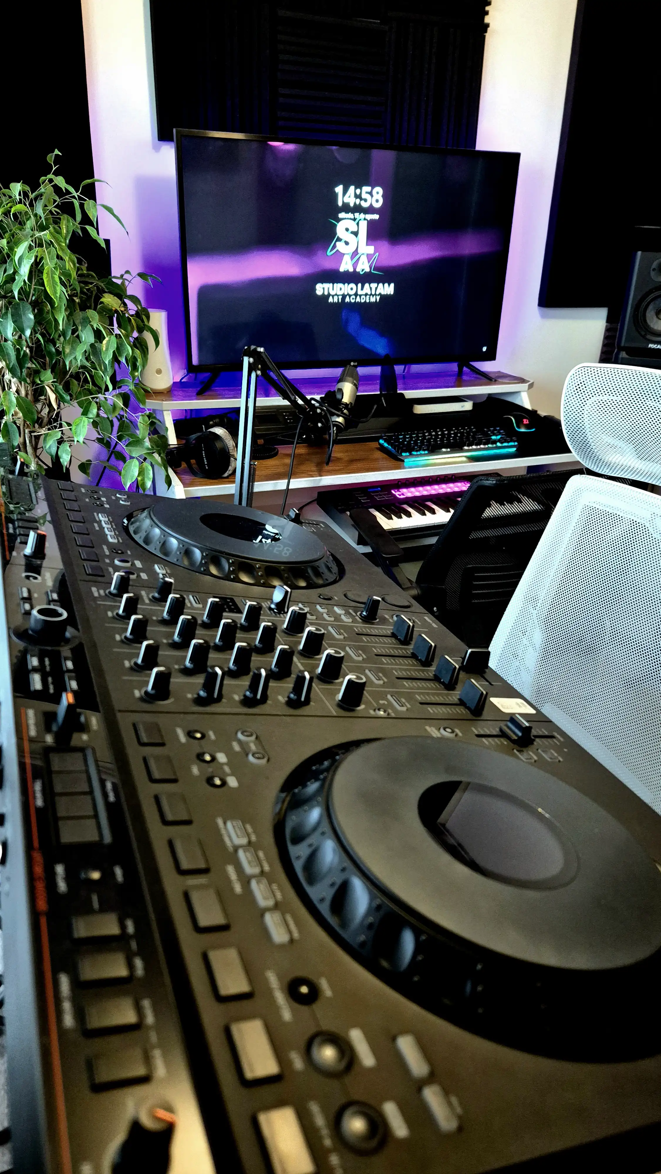 DJ 5